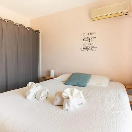 Bel Avec Terrasse, Piscine, Parking Prive Et Club De Tennis, Padel En Sus * Antibes