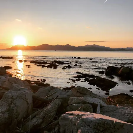 Bel Avec Terrasse, Piscine, Parking Prive Et Club De Tennis, Padel En Sus