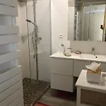 Bel Avec Terrasse, Piscine, Parking Prive Et Club De Tennis, Padel En Sus *