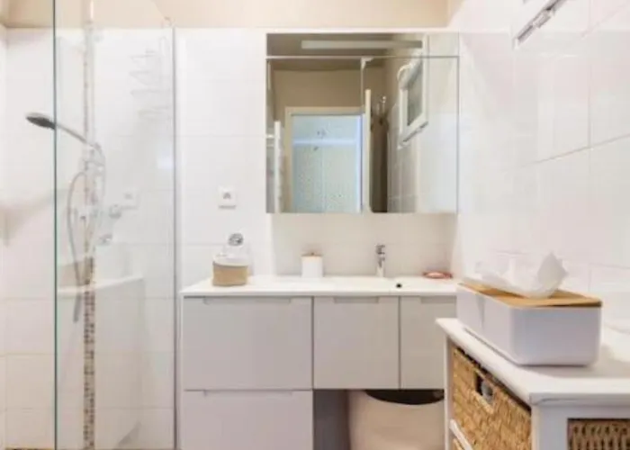 Bel Avec Terrasse, Piscine, Parking Privé Et Club De Tennis, Padel En Sus